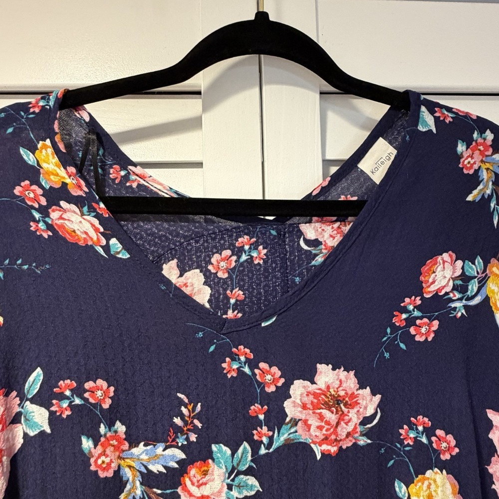 Kaileigh Navy Floral Dolman Sleeve Blouse Size XL Rayon Made in USA - Picture 2 of 14